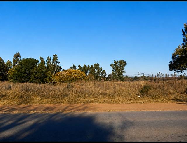 13,688M² VACANT LAND FOR SALE IN HIGHBURY